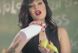 埃及一女歌手因MV“煽动淫乱” 被判2年监禁