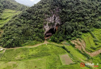 一家五代农民山洞里住百年 政府出资也不愿搬走