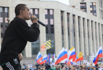 人山人海！莫斯科又爆发万人游行，136人被捕