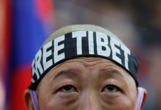 中国大规模拆除藏族佛寺，觉姆惨遭官员性侵