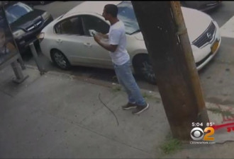 美警被泼水都立捕不忍 却要港警被打还忍气吞声