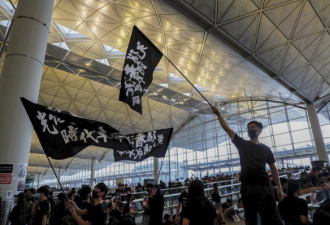 霸占机场不够 香港反对派要用此招“制裁中国”