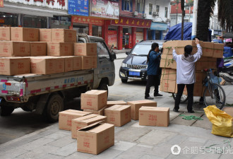 越南人来华猛扫国货 自行车能驮3000斤货