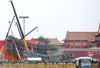 北京筹备最大阅兵，天安门巨型景观正在施工
