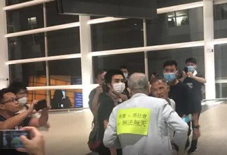 记者在港遭殴,他们为何去香港?这篇报道告诉你