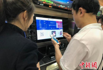 中国首条“高颜值海景地铁”今日通车运营