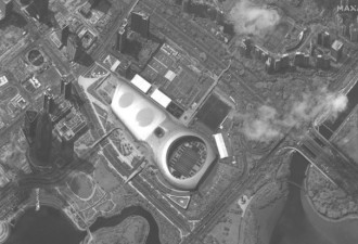 卫星照片：军车集结体育场 只与香港一桥之隔