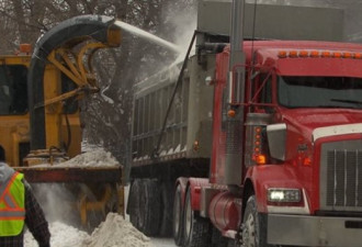 蒙特利尔开始大除雪，小心你的汽车被拖走