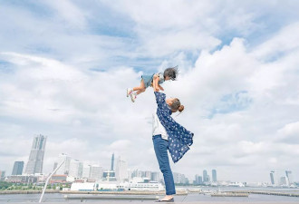 日本一爸爸拍摄了妻子和女儿的互动瞬间 火了！