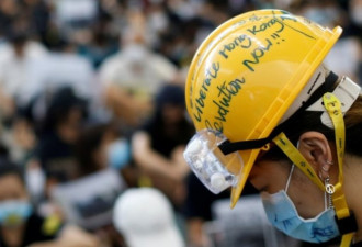 香港示威现场民调 超半数支持抗争升级