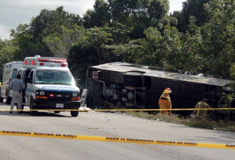加拿大人墨西哥旅游车祸丧生