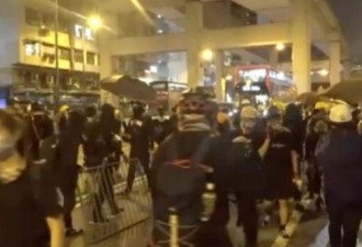 香港810博讯现场-观塘警民对抗升级
