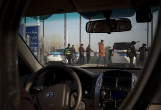 美媒暗访新疆：全世界监控最严密的地方