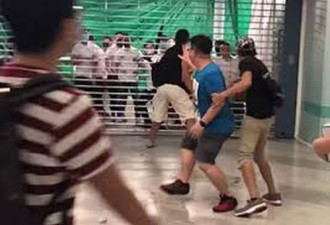 香港58岁无业女因咬伤保安被禁入机场 但获保释