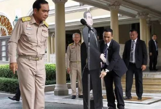 为了回避记者 泰国总理这令人窒息的操作