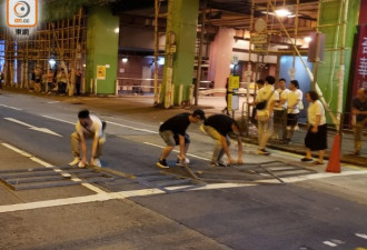香港深水埗警署连续4晚遭包围 至少4人被拘捕