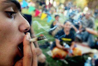 加州绿卡居民被警告 别碰合法大麻 小心遣返