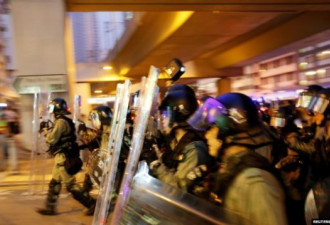 两星期来首次 香港抗议再度引发暴力冲突