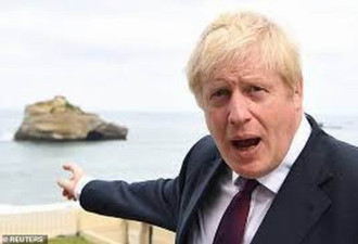 英首相游泳后发现脱欧秘诀?一语惊人！