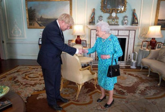 鲍里斯把英女王拉下水要她关闭议会，女王怒了