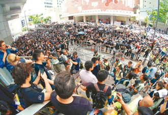 大规模抓捕行动之后 更多香港人要自发上街？