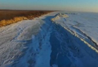 壮观！中俄边界现巨型冰墙 高20米长几十公里