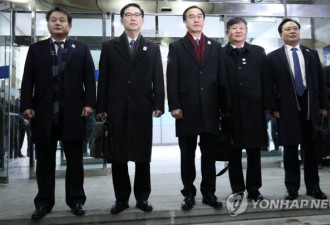 韩国5人代表团抵达板门店 即将与朝官员会谈