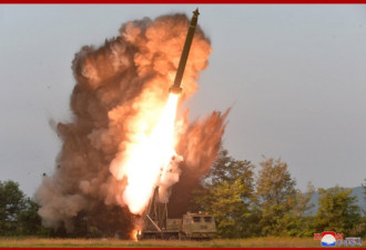 金正恩再次指导超大型火箭炮试射，现场曝光