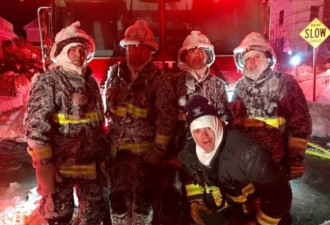 摄氏零下19℃救火 波士顿消防员冻成冰柱