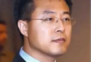 华春莹同事报到：推特上最红的战狼外交官