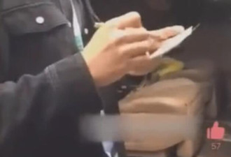 baby带小海绵与黄晓明妈逛商场婆婆一路看手机