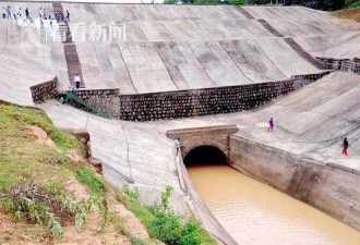 印度建42年大坝不到1天就塌了 老鼠洞没堵上