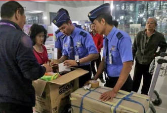 拒付小费 中国游客一家遭印尼海关拒绝入境