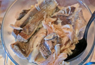 腐烂鱼肉 粪熏食物，品尝冰岛重口美食是啥体验