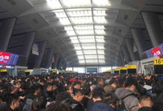 北京初雪迟到53天 铁路公路全乱套了