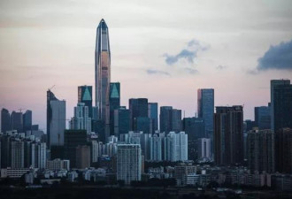 金融咨询师：深圳和东莞走了一圈 香港该醒醒了