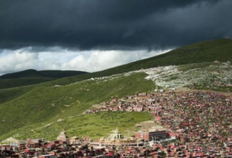 中国对西藏寺院控制手段翻新