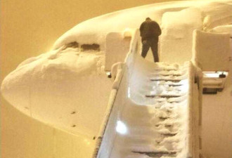 伊朗暴雪 滞留游客机场高喊“中国”再惹争议