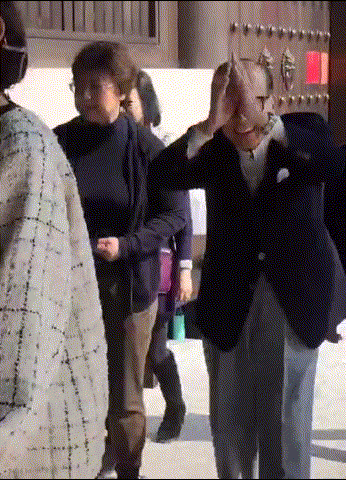 别被李嘉诚骗了，1000块的电子表戴十年？