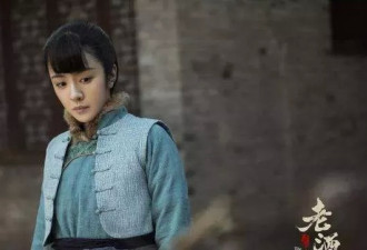 塑料姐妹闹掰了，为抢男友公开骂街，真没眼看