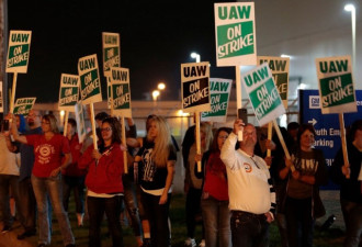 《美国工厂》寓言：美国12年最大规模的罢工