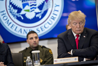 特朗普主持海关和边境保护会议 又出一波表情包