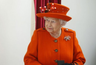 英国女王拒绝做手术，她的健康问题正在恶化