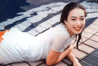 有种“胆肥”叫48岁钟丽缇，穿“龙虾裙”走秀