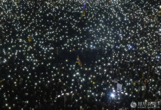 西班牙爆发大规模集会 呼吁释放“加独”活动家