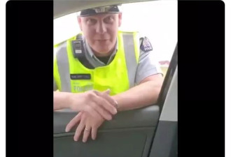 大胸女星怒怼加拿大警察 你知道我是谁吗！