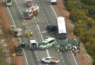 悲痛！中国女游客在澳开车与大巴相撞 2人遇难