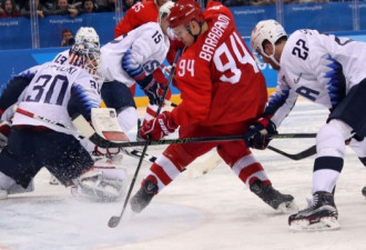 劲爆！冬奥冰球美国与俄罗斯干起来了！