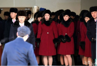 她们来了！时隔13年 朝鲜美女拉拉队再次赴韩