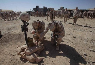阿富汗战争美军车队遇袭，3人倒下凶手是友军